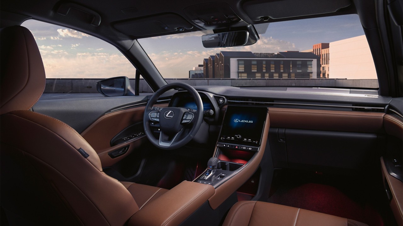 Den självladdande elhybriden Lexus LBX | Lexus Sverige