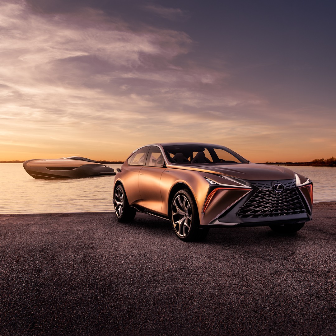 LF-1 LIMITLESS ÄR VÅR VISION AV ETT HELT NYTT FLAGGSKEPP FRÅN LEXUS DÄR EN CROSSOVER ERBJUDER SAMMA HÖGA PRESTANDA OCH LYX SOM BARA DAGENS ABSOLUTA TOPPSEDANER KAN GÖRA.  Kevin Hunter, President, CALTY Design Research Inc.